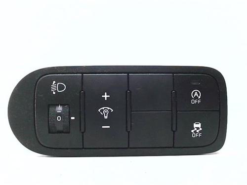 switch-kia-carens-iv-2013-38389722 main image