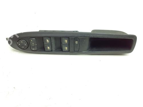 Used Left front window switch Left front window switch CITROËN C4 II (NC_) 1.2 THP 130 (NCHNYM, NCHNYT) (130 hp) 40496107 40496107
