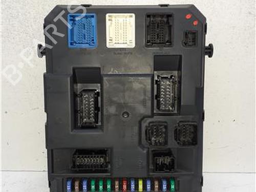 Used Fuse box Fuse box 38361924 38361924
