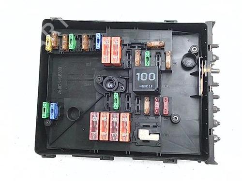 Used Fuse box Fuse box 38395633 38395633