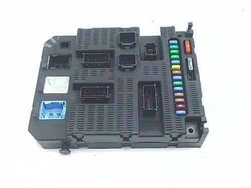 Used Fuse box Fuse box 38393701 38393701