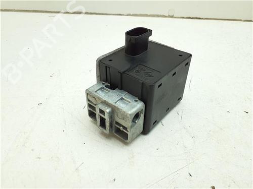 electronic-module-renault-megane-ii-saloon-lm01_-2003-38368578 main image
