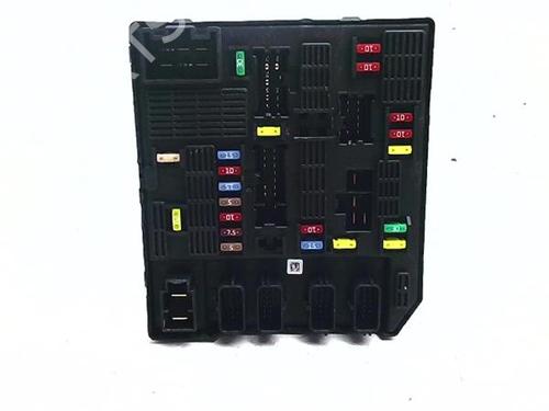 Used Fuse box Fuse box 38392196 38392196