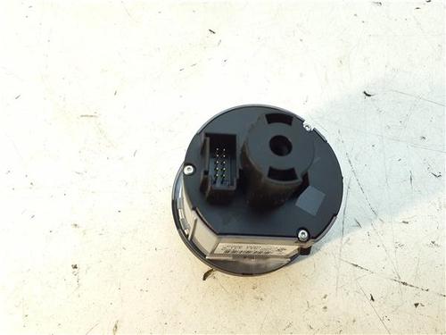 Headlight switch SKODA OCTAVIA II Combi (1Z5) 1.6 TDI 4x4 | BP38369232I24 - Image 3