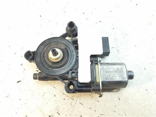 Used Right rear window motor Right rear window motor SEAT LEON SC (5F5) 2.0 Cupra (265 hp) 40292374 40292374