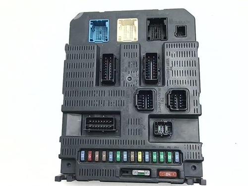 Used Fuse box Fuse box 38354472 38354472