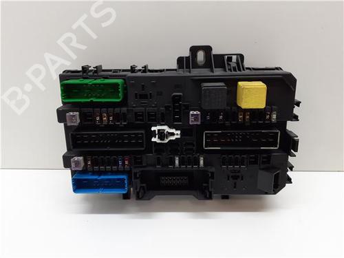 Used Fuse box Fuse box 38355728 38355728