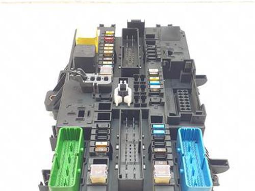 Used Fuse box Fuse box 38367689 38367689