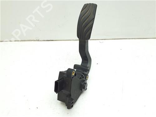 pedal-renault-megane-iv-saloon-2016-38368196 main image