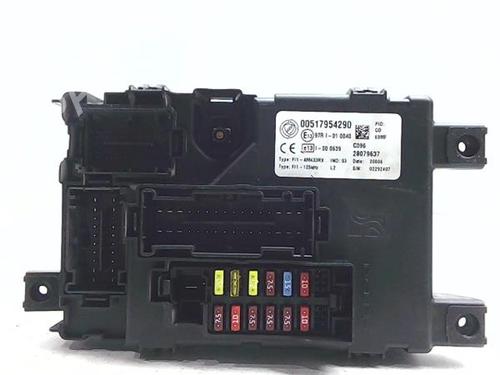 Used Fuse box Fuse box 38394131 38394131