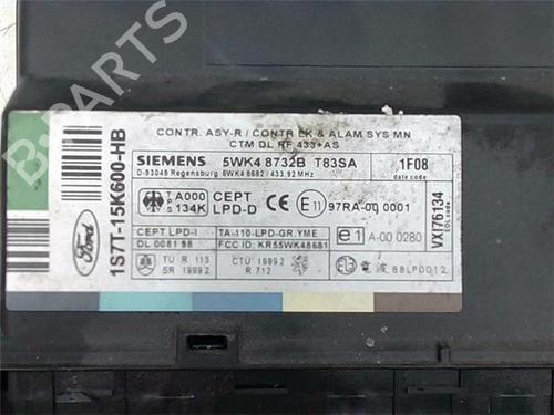 Used Fuse box Fuse box 38352822 38352822