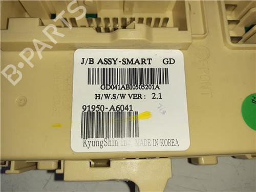 Fuse box HYUNDAI i30 Estate (GD) 1.4 CRDi | BP38359833E1 - Image 4