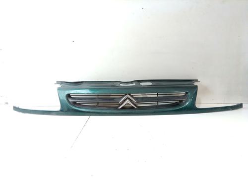 Used Grille Grille 38400890 38400890