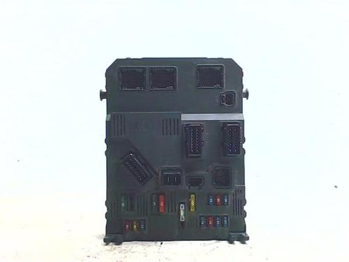 Used Fuse box Fuse box 39435047 39435047
