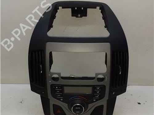 Used Climate control Climate control 38358034 38358034