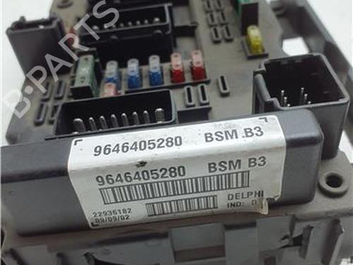 Fuse box PEUGEOT 307 Break (3E) 2.0 HDI 110 | BP38368653E1 - Image 2