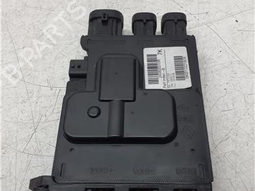 fuse-box-renault-megane-iv-saloon-2016-38367130 main image