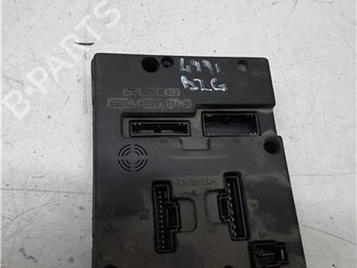 Used Fuse box Fuse box RENAULT SCÉNIC I MPV (JA0/1_, FA0_) 1.9 dCi (JA05, JA1F) (102 hp) 38364183 38364183