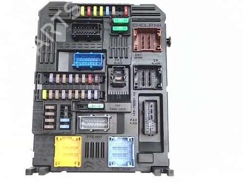 Used Fuse box Fuse box 38378106 38378106