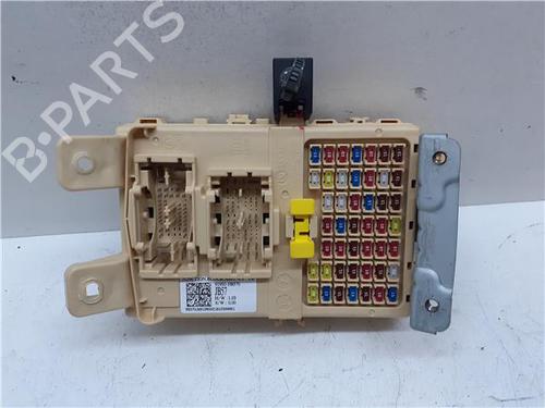 Used Fuse box Fuse box 38358290 38358290