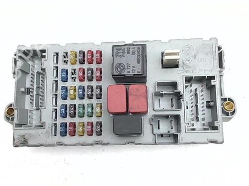 Used Fuse box Fuse box 38352174 38352174