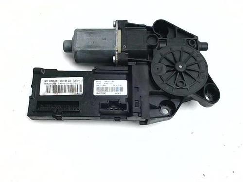 left-front-window-motor-renault-megane-iv-saloon-2016-38373985 main image