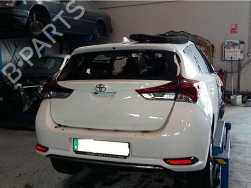 interior-roof-light-toyota-auris-_e18_-2012-2013-2014-2015-2016-2017-2018-2019-38353416 main image