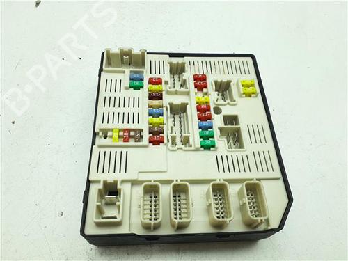 fuse-box-renault-megane-iii-hatchback-bz01_-b3_-2008-38368297 main image