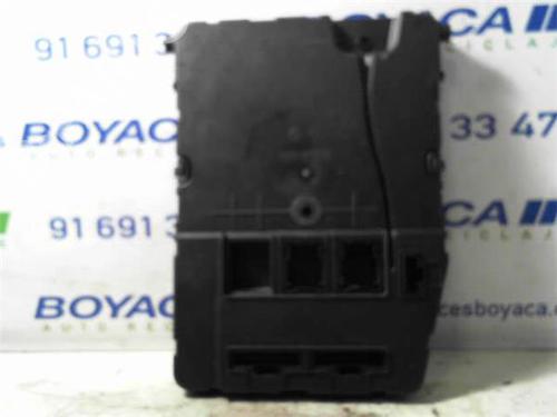 Used Fuse box Fuse box 38351853 38351853