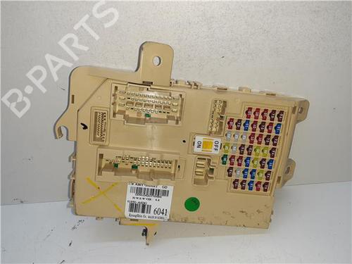 Used Fuse box Fuse box 38356890 38356890