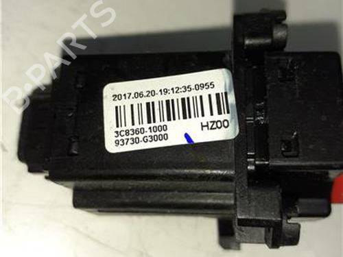 Warning switch HYUNDAI i30 (FD) 1.6 CRDi | BP38359787I22 - Image 2