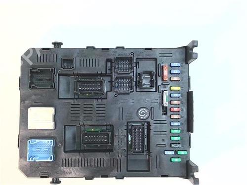 fuse-box-peugeot-607-9d-9u-2000-38377495 main image