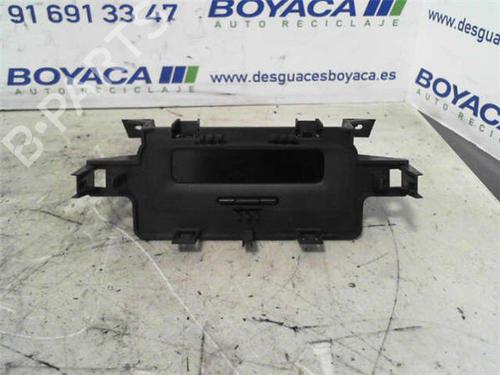 display-monitor-renault-megane-ii-saloon-lm01_-2003-38351063 main image