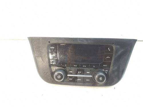 radio-iveco-daily-vi-van-2014-40085770 main image