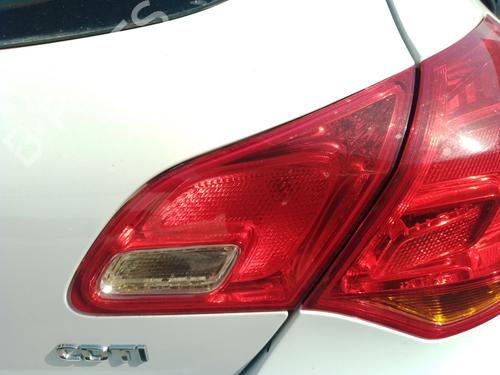 right-tailgate-light-opel-astra-j-p10-2009-2010-2011-2012-2013-2014-2015-2016-38334340 main image