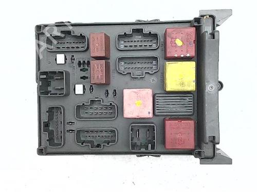 Used Fuse box Fuse box 38404592 38404592