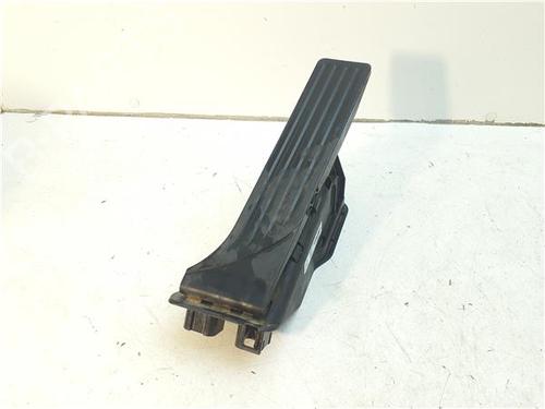 pedal-alfa-romeo-stelvio-949_-2016-38369973 main image