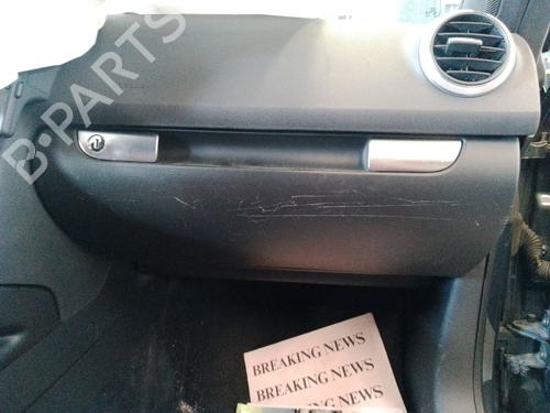 Used Glove box Glove box 38333679 38333679