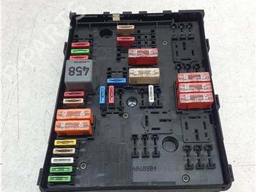 Used Fuse box Fuse box 38365643 38365643