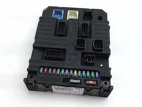 Used Fuse box Fuse box 39434469 39434469
