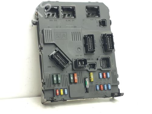 Used Fuse box Fuse box CITROËN XSARA PICASSO (N68) 1.6 HDi (90 hp) 40299382 40299382