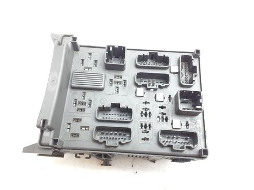 Used Fuse box Fuse box 38401996 38401996
