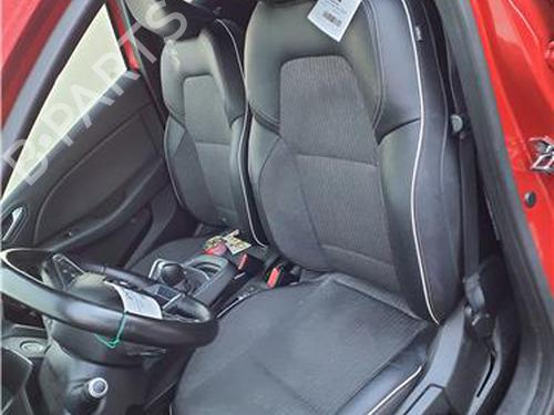 left-front-seat-renault-clio-v-b7_-2019-38396516 main image