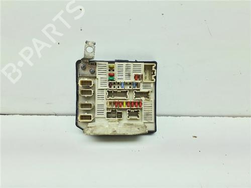 Used Fuse box Fuse box 38374736 38374736