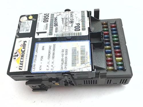 Used Fuse box Fuse box 38370019 38370019