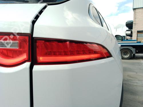 right-taillight-jaguar-f-pace-x761-2015-38333150 main image