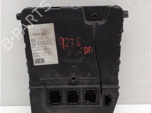 Used Fuse box Fuse box 38356009 38356009