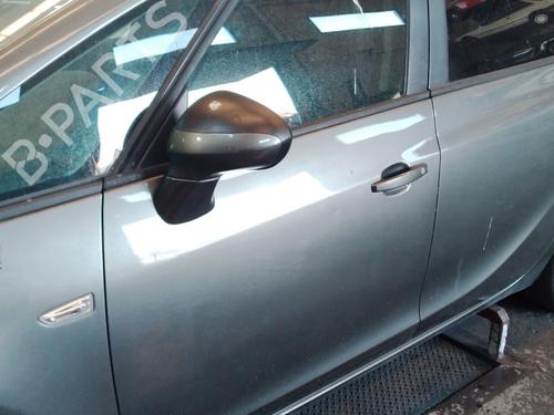 dr-venstre-fortil-opel-zafira-tourer-c-p12-2011-38335374 main image