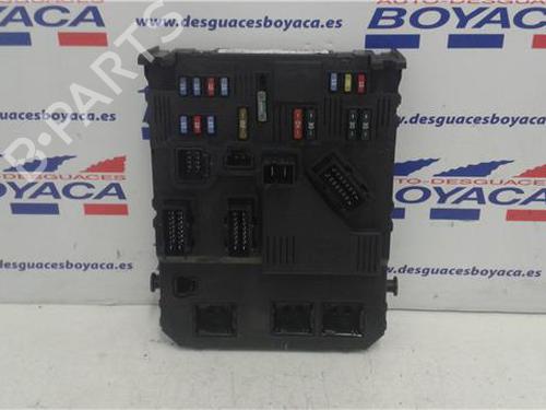 Used Fuse box Fuse box 38407400 38407400