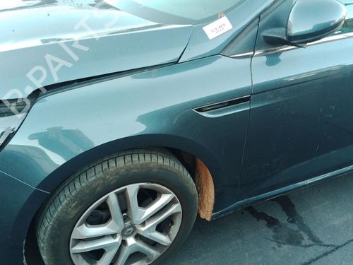 left-front-fenders-renault-megane-iv-hatchback-b9amn_-2015-39164136 main image